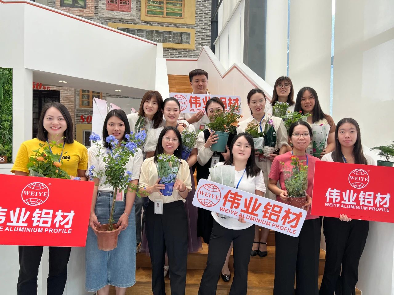 以爱浇灌，，，，，礼赠母亲 | 南宫NG28铝材感恩母亲节职工活动圆满举行